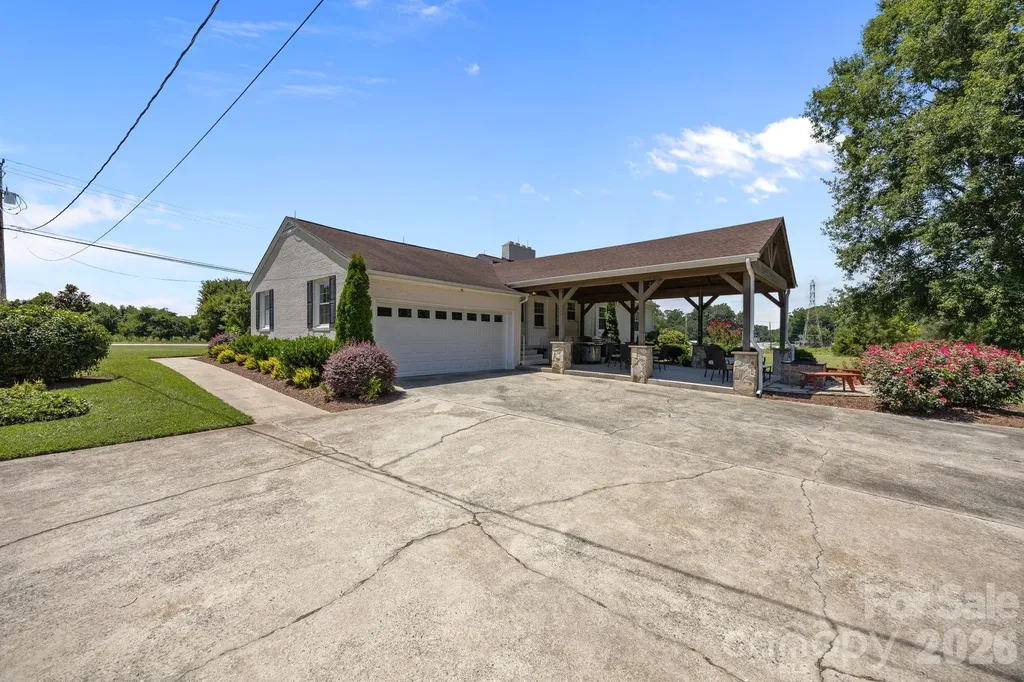 9256 Us Highway 311 Highway Archdale NC 27263