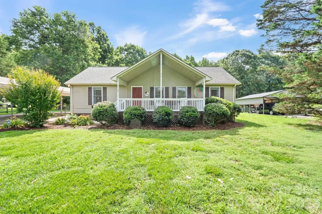 6168 King Wilkinson Road Denver NC 28037