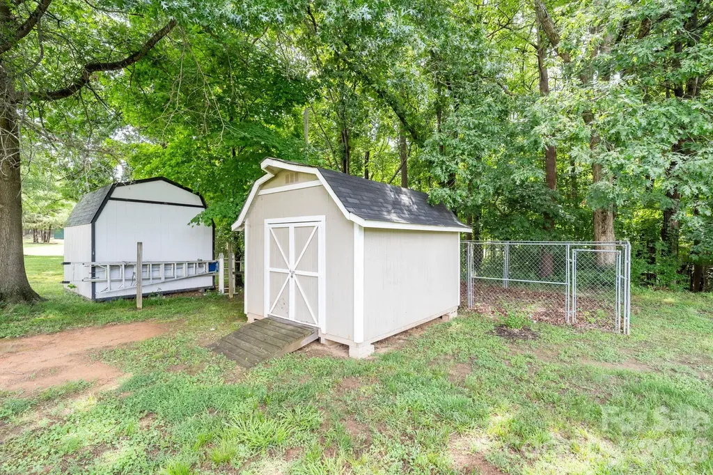 6168 King Wilkinson Road Denver NC 28037