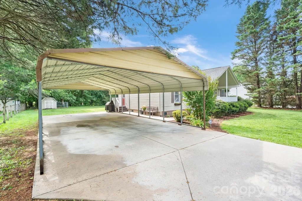 6168 King Wilkinson Road Denver NC 28037