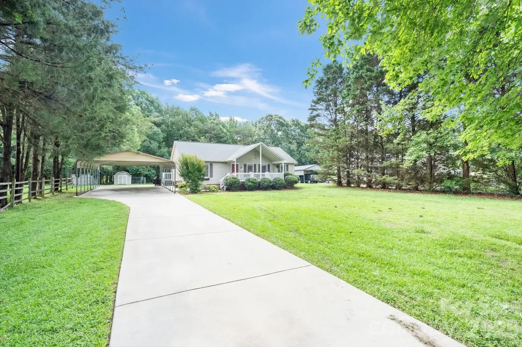 6168 King Wilkinson Road Denver NC 28037