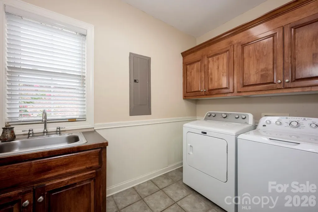 5523 Weavers Row Gastonia NC 28056