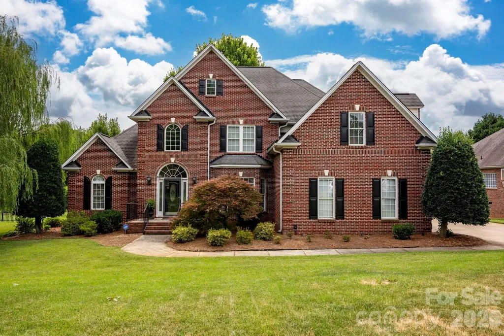 5523 Weavers Row Gastonia NC 28056