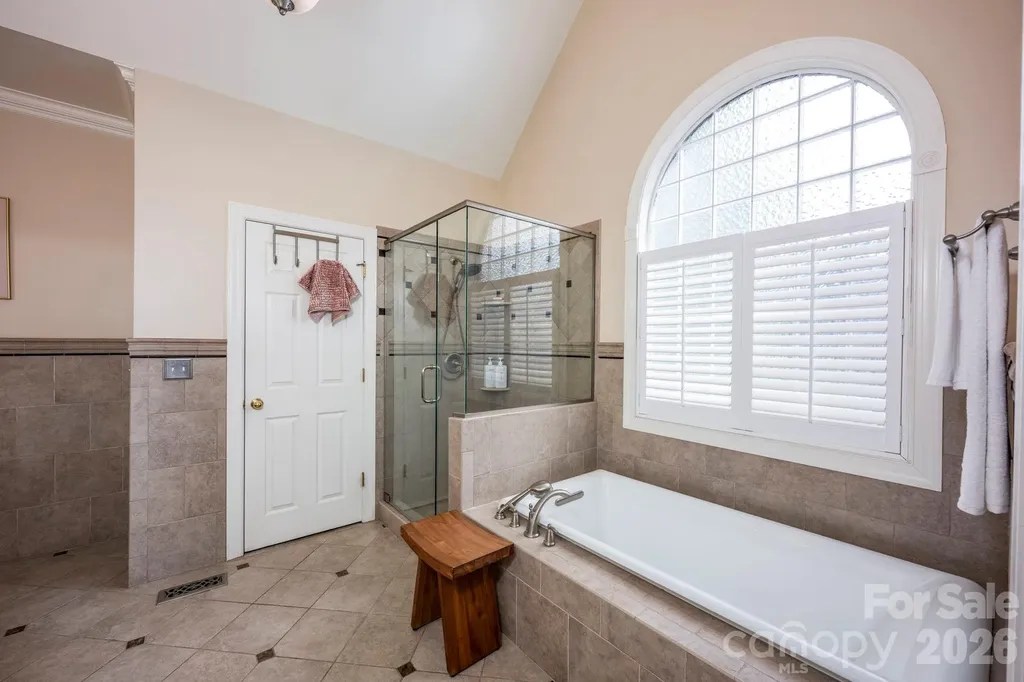 5523 Weavers Row Gastonia NC 28056