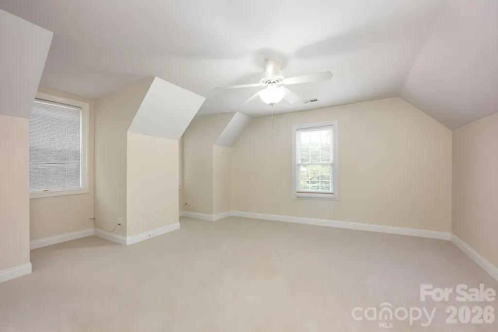 5523 Weavers Row Gastonia NC 28056