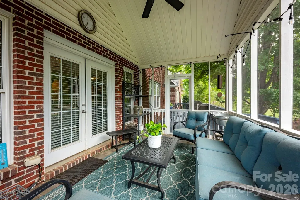 5523 Weavers Row Gastonia NC 28056