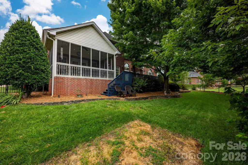 5523 Weavers Row Gastonia NC 28056