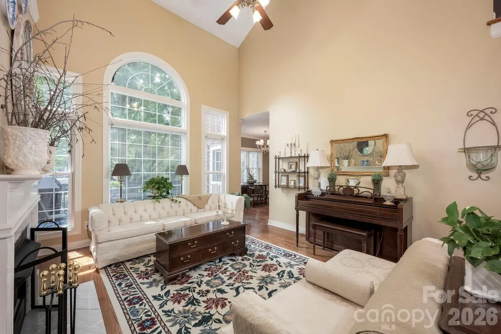5523 Weavers Row Gastonia NC 28056