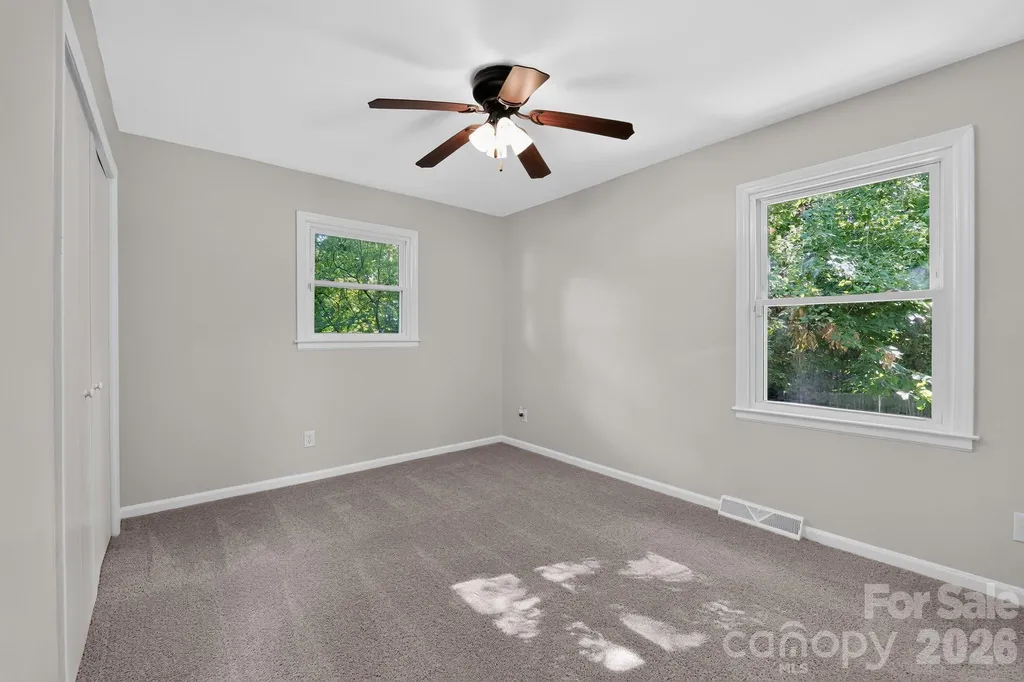 6820 Barrington Drive Charlotte NC 28215
