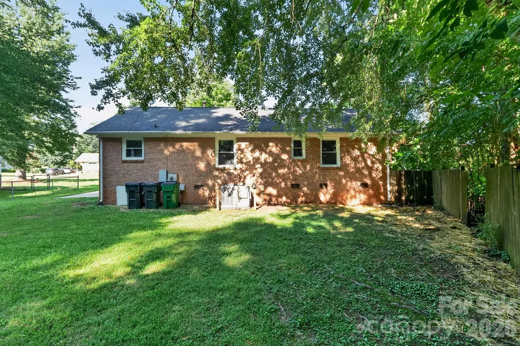 6820 Barrington Drive Charlotte NC 28215