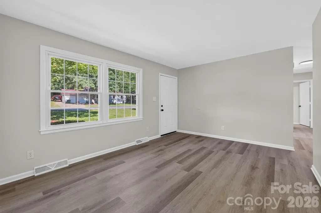 6820 Barrington Drive Charlotte NC 28215