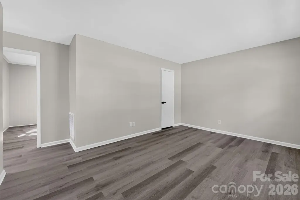6820 Barrington Drive Charlotte NC 28215