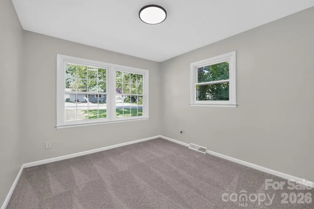 6820 Barrington Drive Charlotte NC 28215