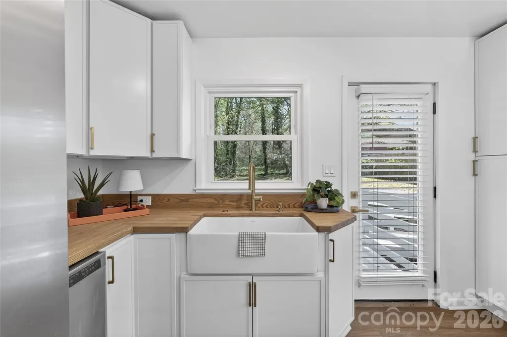 5412 Milhaven Lane Charlotte NC 28269