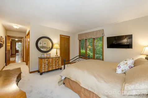 117 Tarnhill Drive Flat Rock NC 28731