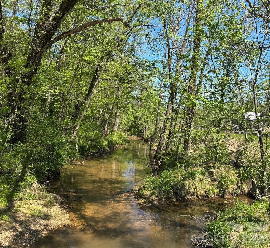4415 Hwy 221 Highway N Marion NC 28752
