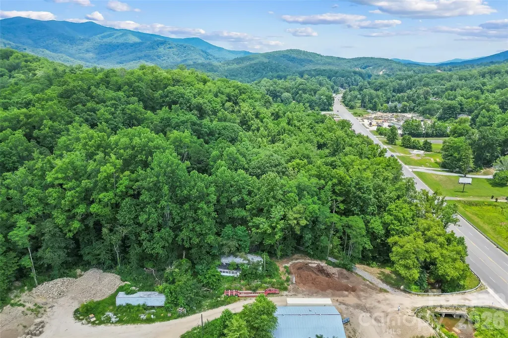 4415 Hwy 221 Highway N Marion NC 28752