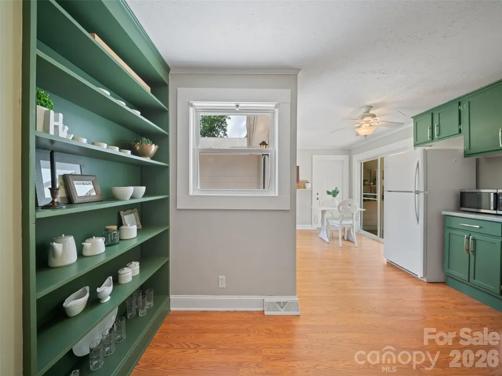 25 Nesbitt Street Waynesville NC 28786