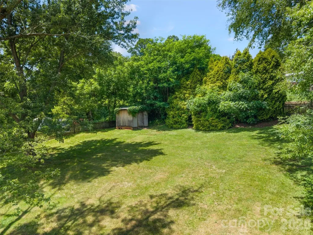 25 Nesbitt Street Waynesville NC 28786