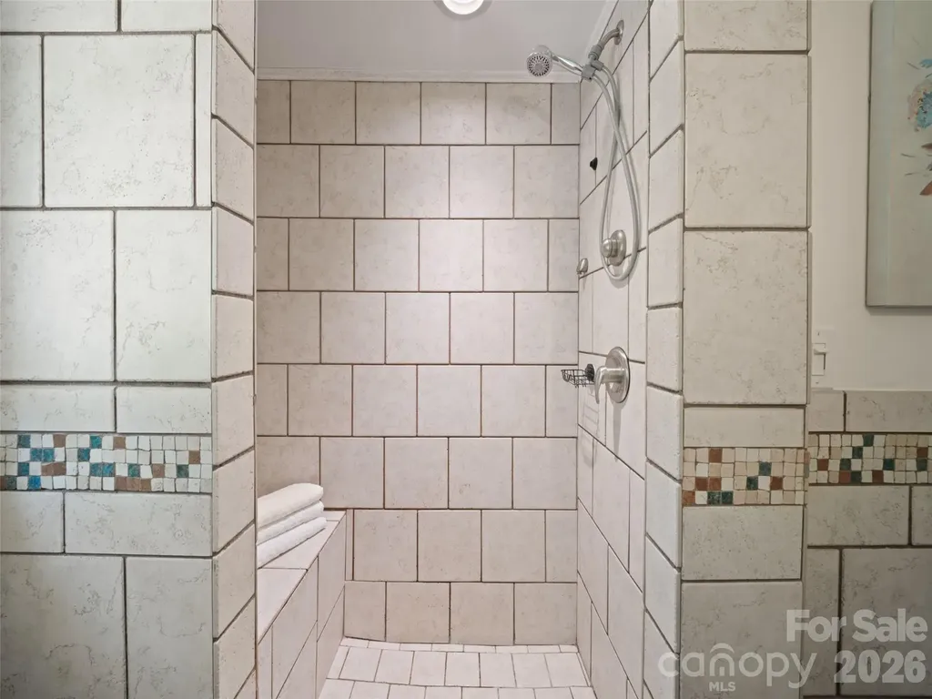 25 Nesbitt Street Waynesville NC 28786