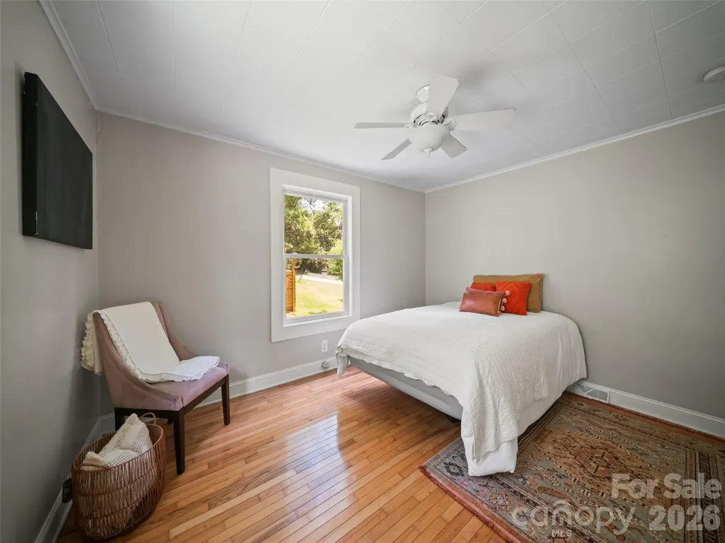 25 Nesbitt Street Waynesville NC 28786