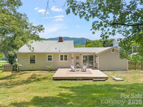 25 Nesbitt Street Waynesville NC 28786