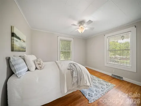 25 Nesbitt Street Waynesville NC 28786