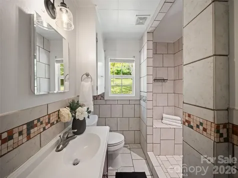 25 Nesbitt Street Waynesville NC 28786