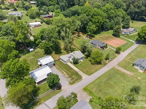 25 Nesbitt Street Waynesville NC 28786
