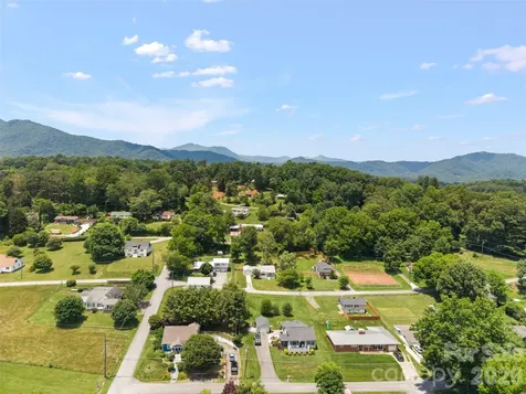 25 Nesbitt Street Waynesville NC 28786