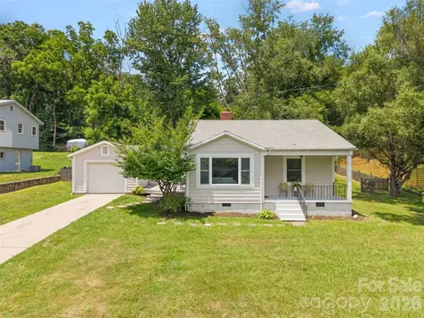 25 Nesbitt Street Waynesville NC 28786