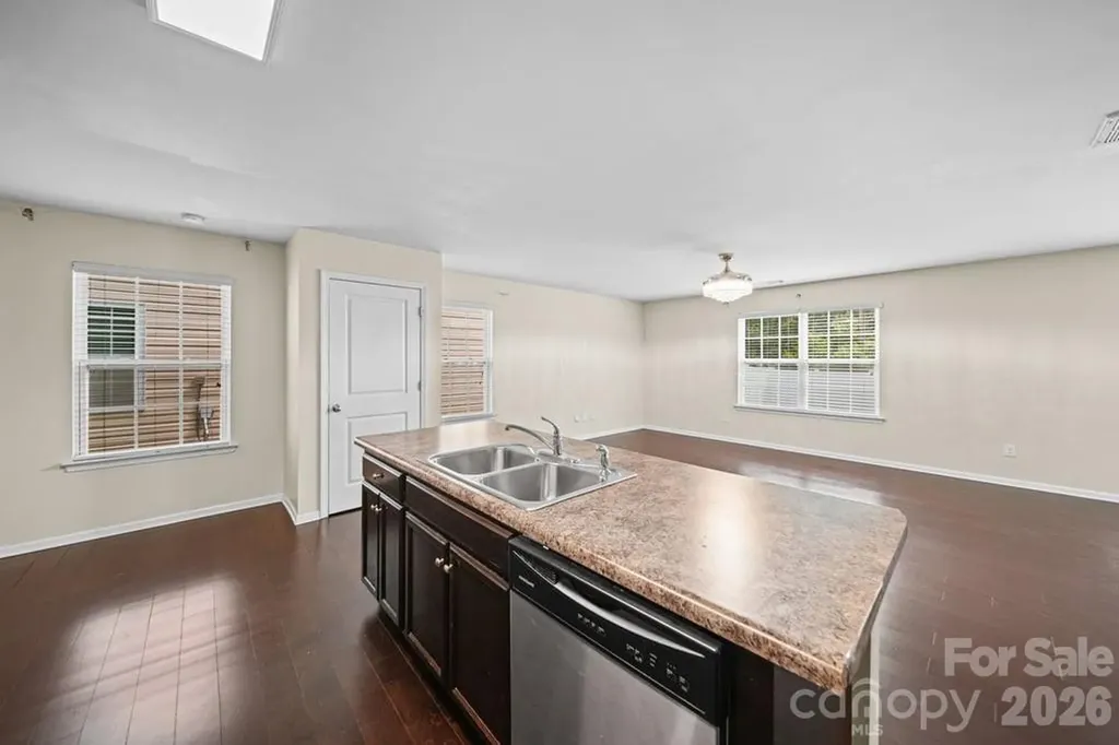 9539 Kendall Drive Charlotte NC 28214