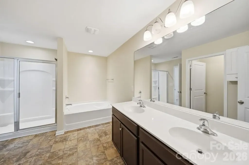 9539 Kendall Drive Charlotte NC 28214