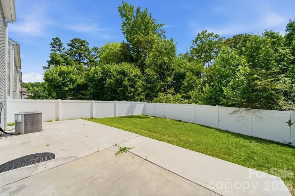 9539 Kendall Drive Charlotte NC 28214