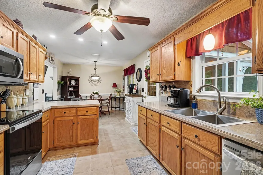 6007 Charlton Oaks Drive Waxhaw NC 28173