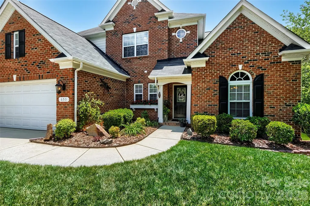 653 Lorain Avenue NW Concord NC 28027