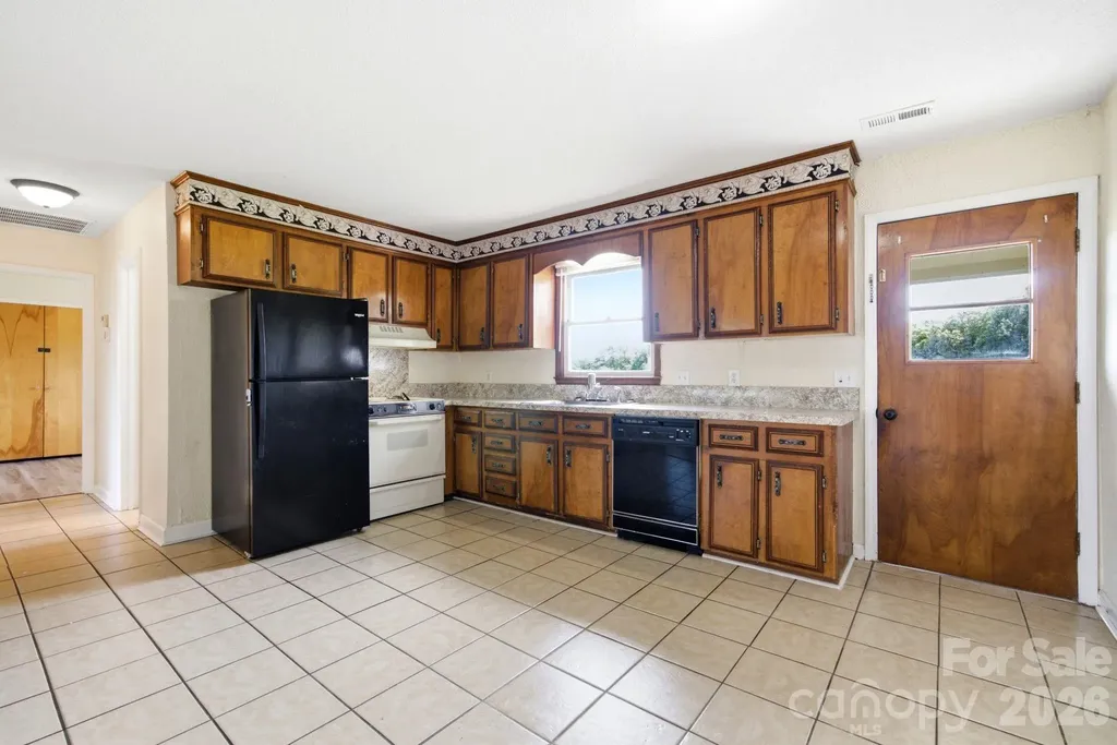 7537 Old Plank Road Stanley NC 28164