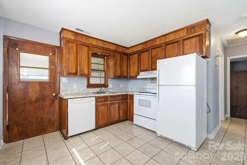 7537 Old Plank Road Stanley NC 28164