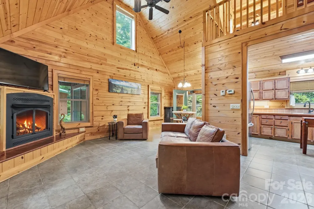 1026 High Top Mountain Road Whittier NC 28789