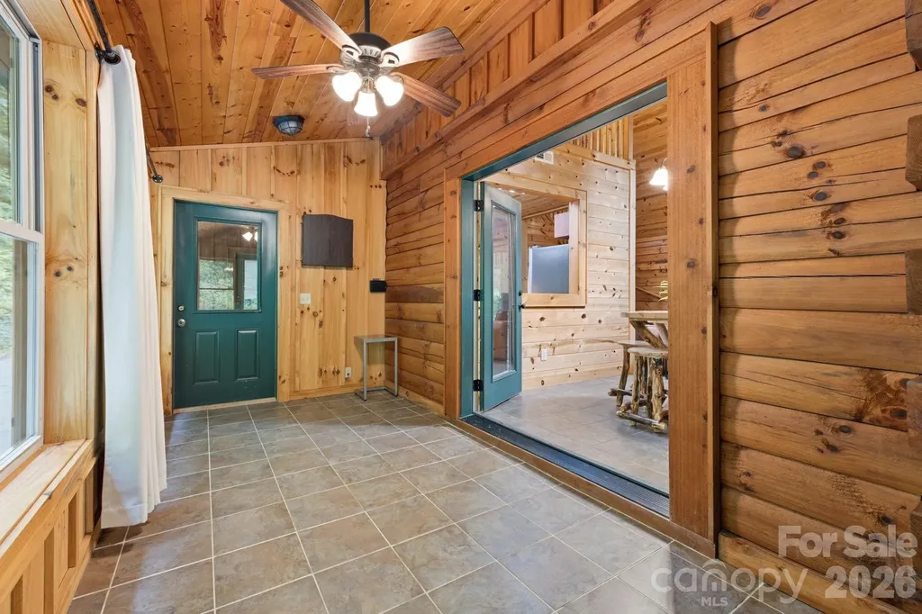 1026 High Top Mountain Road Whittier NC 28789