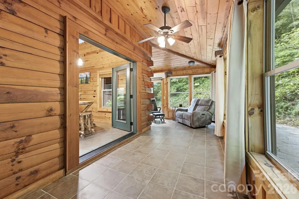 1026 High Top Mountain Road Whittier NC 28789