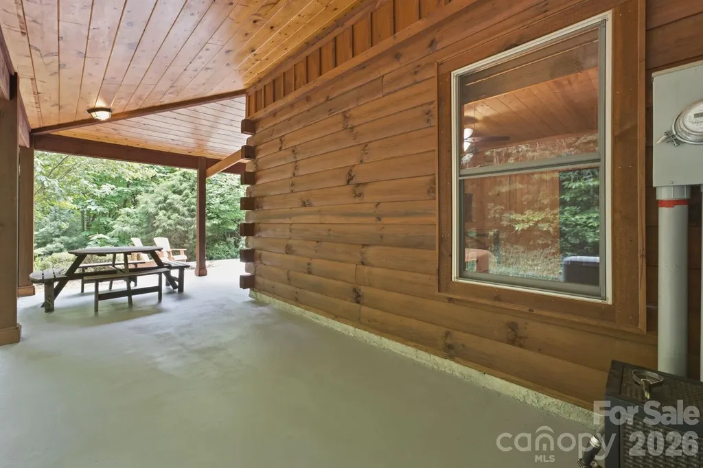1026 High Top Mountain Road Whittier NC 28789