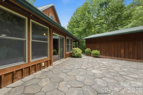 1026 High Top Mountain Road Whittier NC 28789