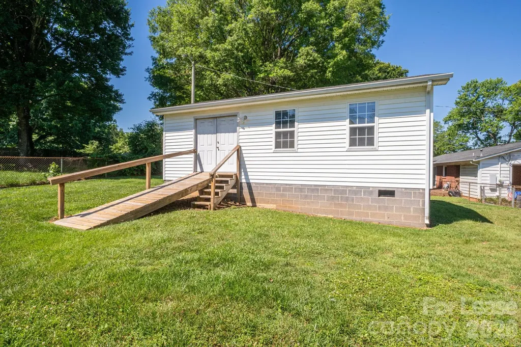 2020 Helen Drive Gastonia NC 28054