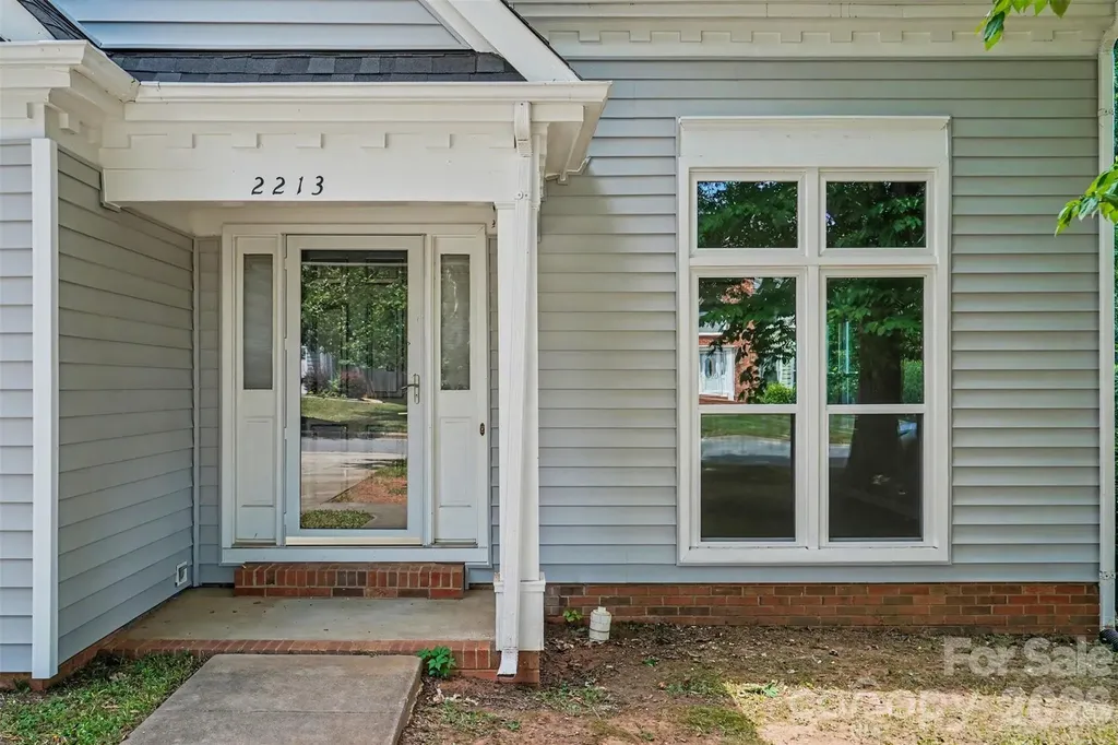 2213 Century Oaks Lane Charlotte NC 28262