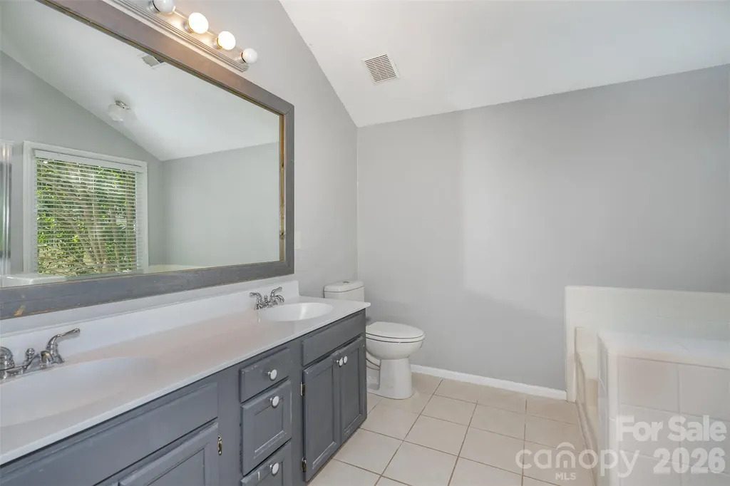 2213 Century Oaks Lane Charlotte NC 28262