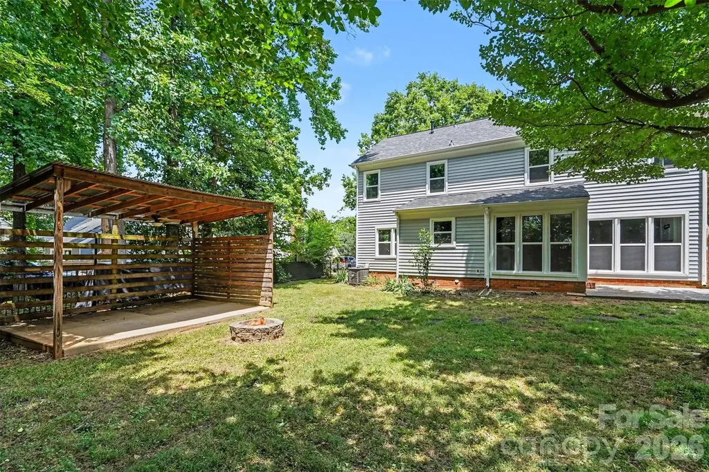 2213 Century Oaks Lane Charlotte NC 28262