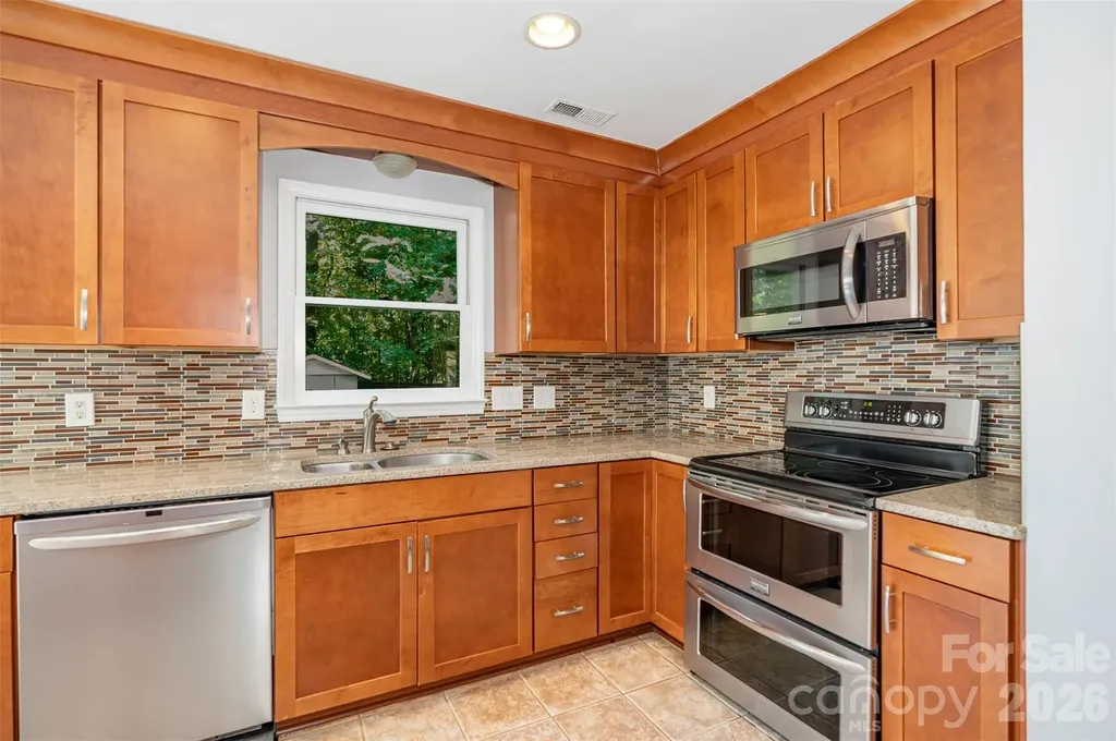 2213 Century Oaks Lane Charlotte NC 28262