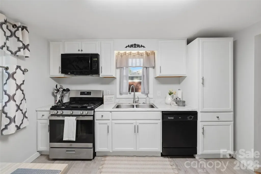32 W Highland Avenue Granite Falls NC 28630