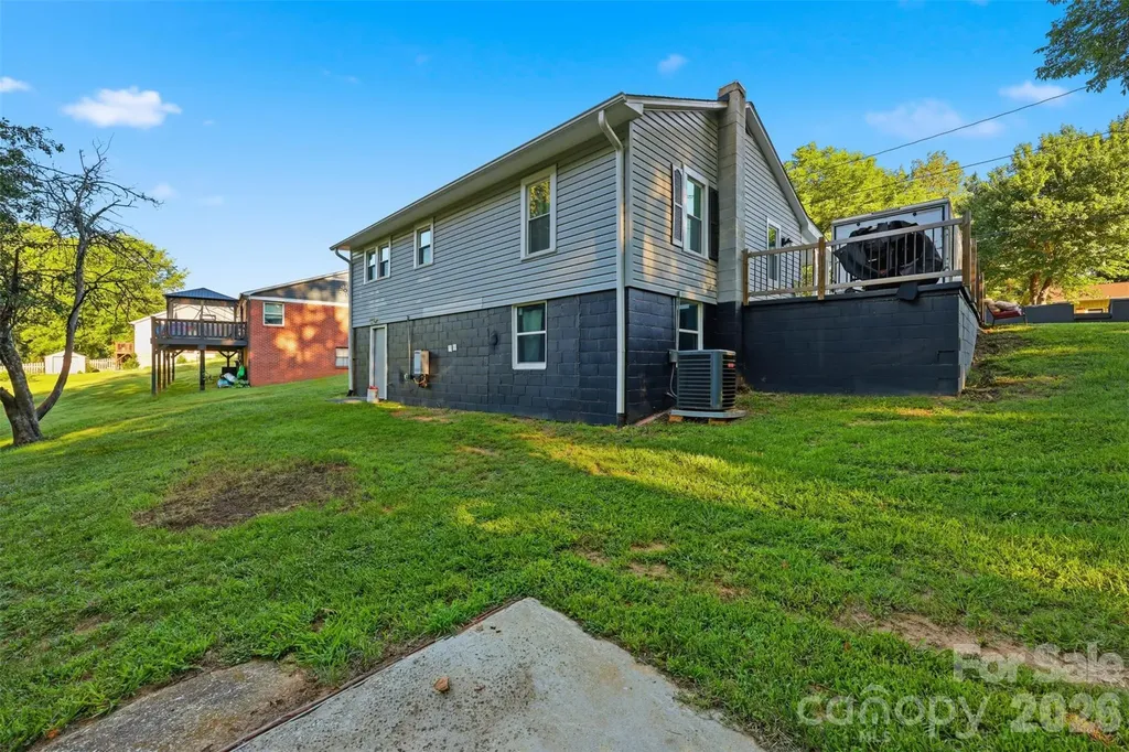 32 W Highland Avenue Granite Falls NC 28630